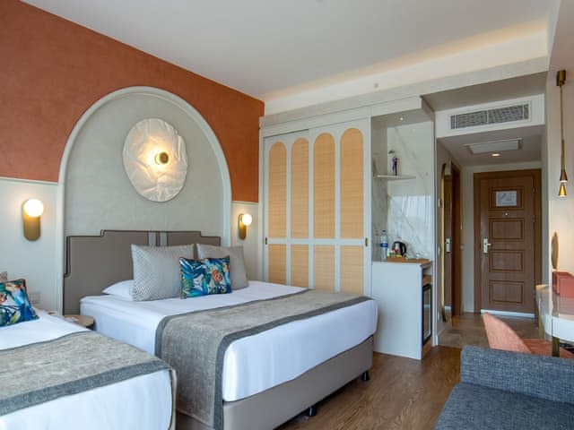 Family Room, 1 Bedroom