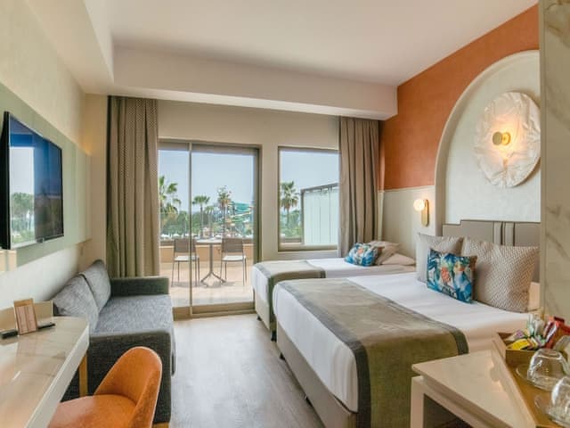 Family Room, 1 Bedroom