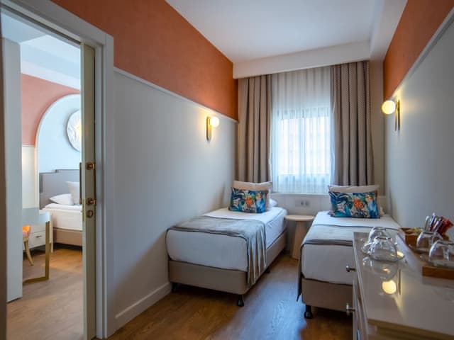 Family Room, 2 Bedrooms