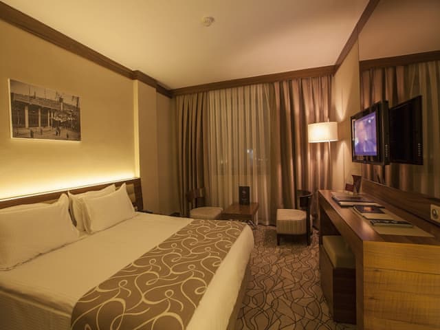 Superior King Bed or Superior Twin Bed