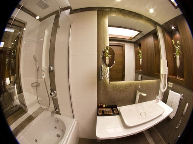 Grand Deluxe Triple Bedroom