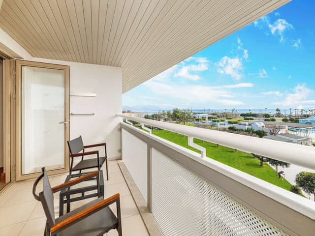 KING ACCESSIBLE GUEST ROOM WITH GARDEN VIEW