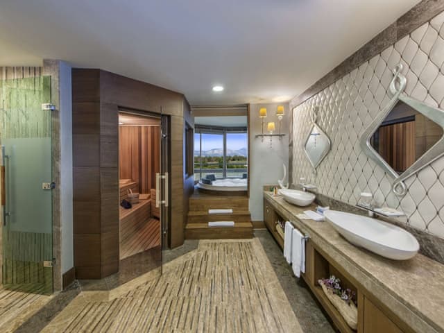 King Suite with Sea view