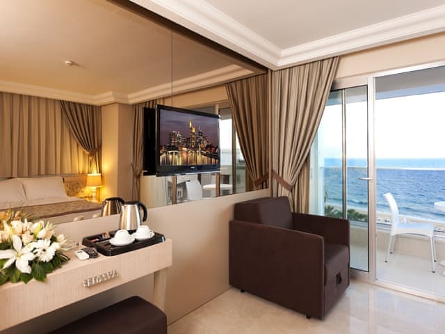 Xperian Executive Room