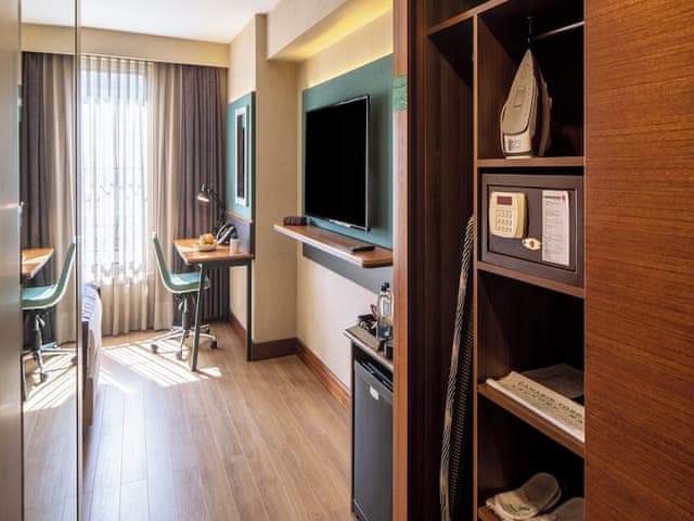 Standard Room, 1 King Bed, Non Smoking