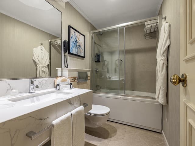 Junior Suite with Queen Size Bed