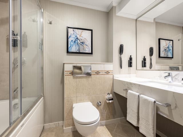 Trendy Room with 2 Single Beds