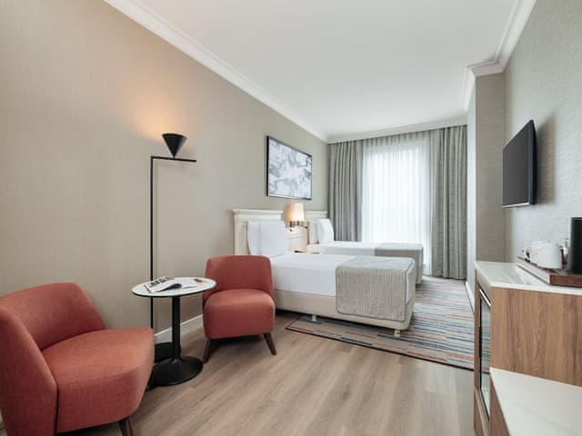 Trendy Room with 2 Single Beds