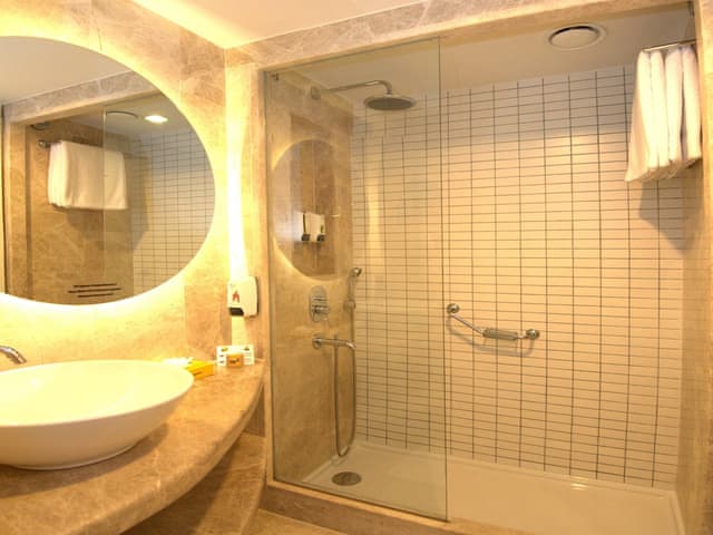 Standard Double Room (Land)