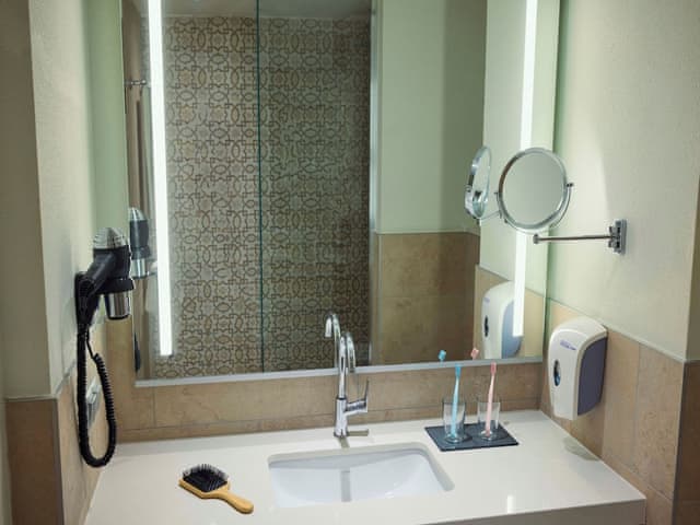 Standard Room, 1 Double or 2 Twin Beds