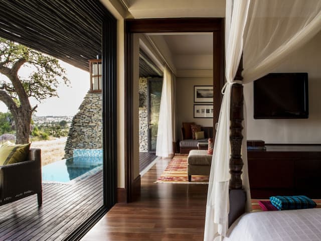 Suite, 1 King Bed, Terrace