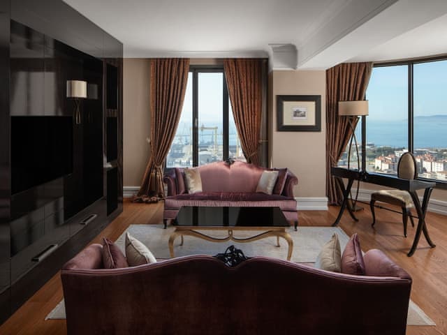 Suite, 2 Queen Beds (View)