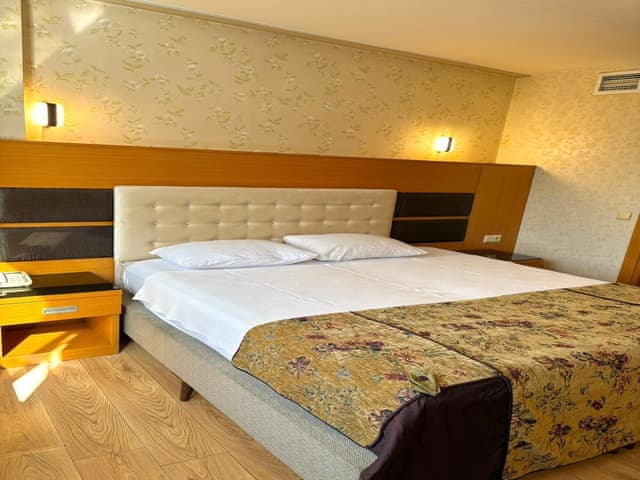 Business Double Room, City View