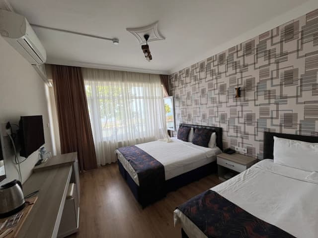 Classic Room, Multiple Beds, Non Smoking