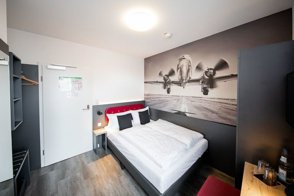 SMARTY Airport Cologne Hotel