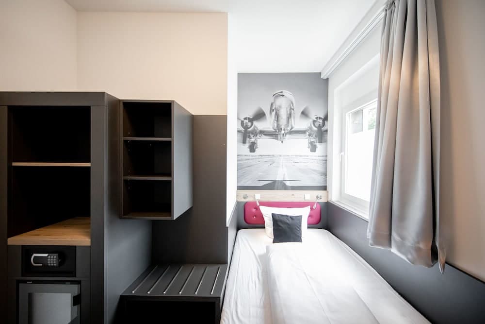 SMARTY Airport Cologne Hotel