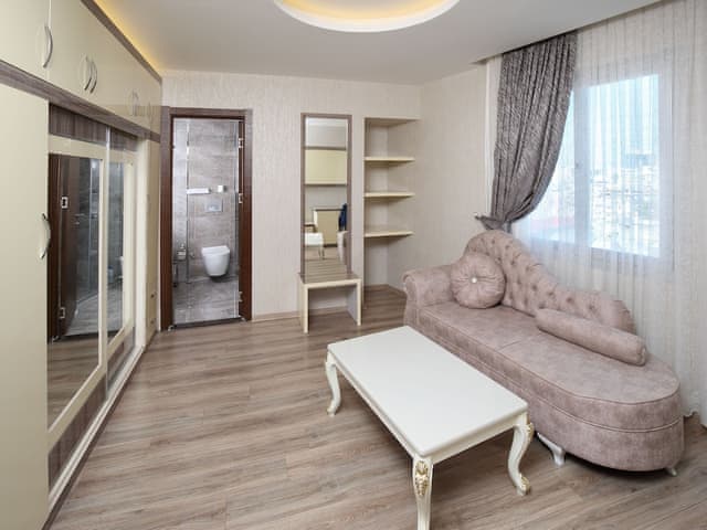 Deluxe Studio Suite