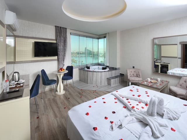 Deluxe Studio Suite