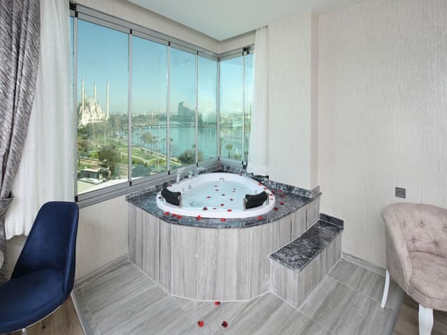 Deluxe Studio Suite