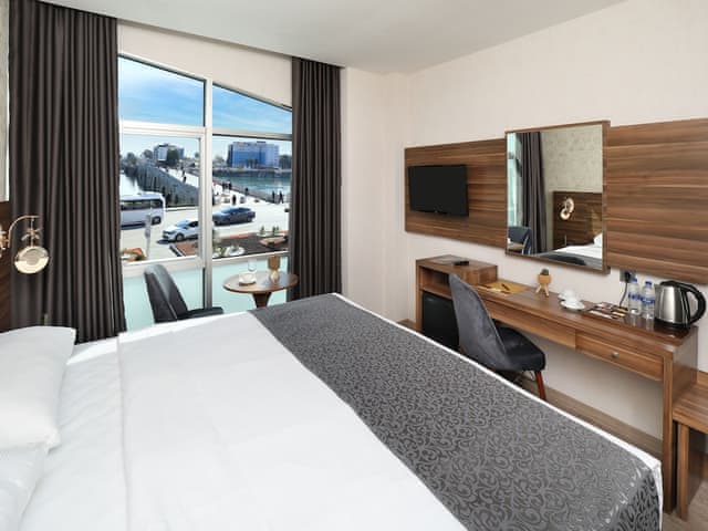 Deluxe Double Room, Lake View