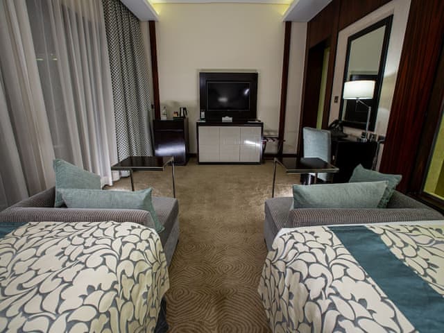Grand Room, 2 Twin Beds, Pool View (Deluxe)