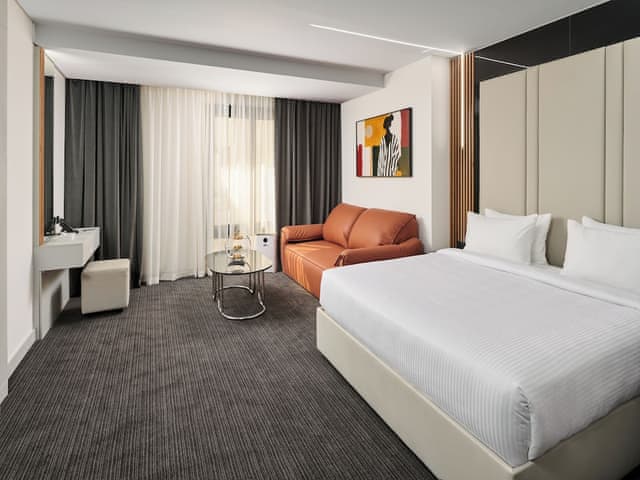 Grand Room, 1 King Bed, City View (Deluxe Smart)