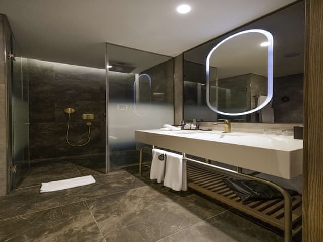 Room, City View (Collection)