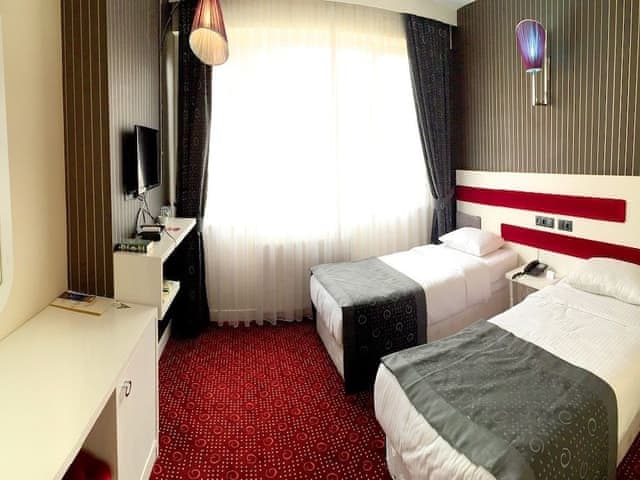 Standard Twin Room, Smoking