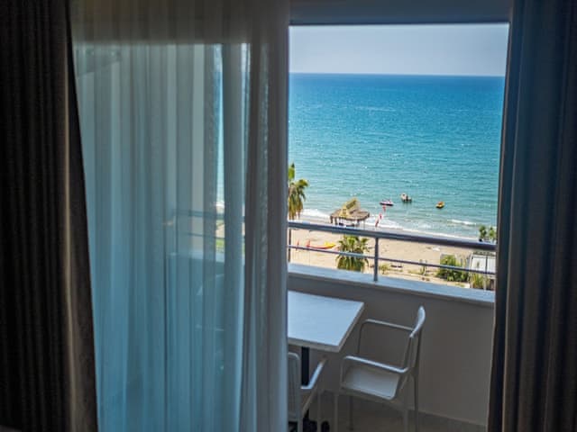 Deluxe Triple Room, Sea View, Beachside