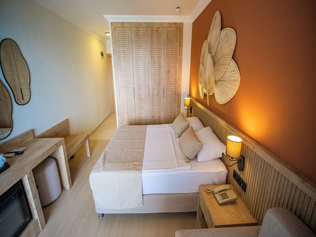 Deluxe Triple Room, Sea View, Beachside