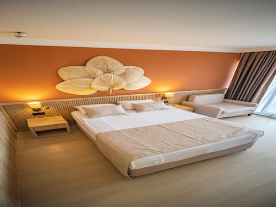 Deluxe Triple Room, Sea View, Beachside