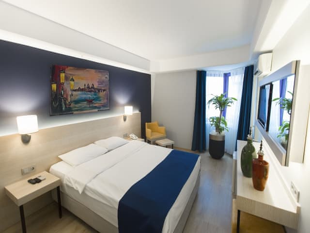 Standard Double Room Single Use, 1 Queen Bed