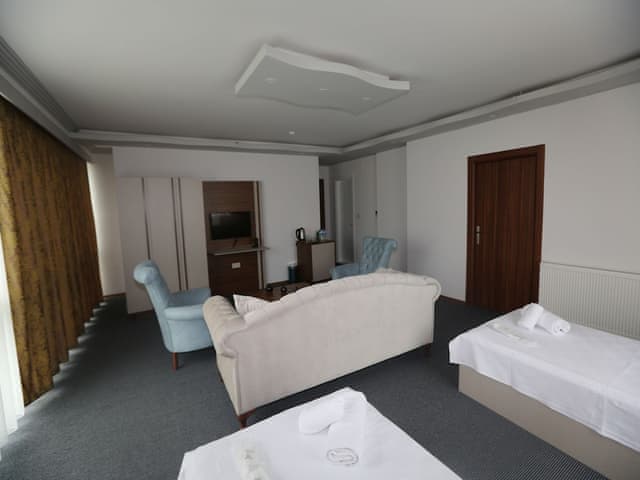 Family Room, 1 Bedroom