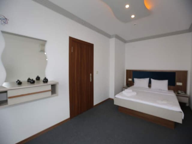 Family Room, 1 Bedroom