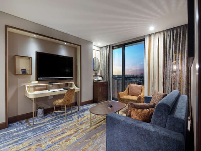 Suite, 1 Bedroom (1 King Bed)