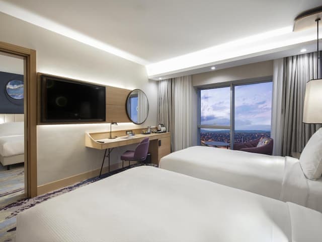 Family Room, 2 Twin Beds