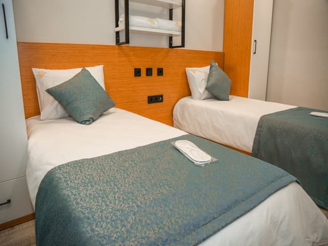 Deluxe Suite, 2 Bedrooms, Lanai, City View