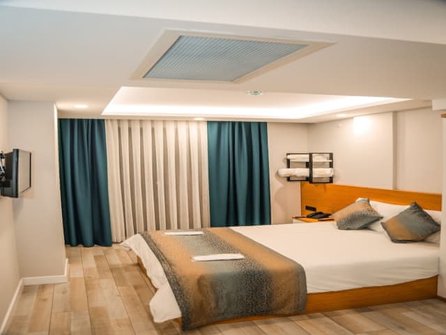 Deluxe Suite, 1 Bedroom, Lanai, City View