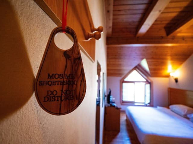 Classic Double Room, Bathtub, Valley View