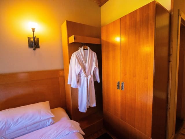 Classic Double Room, Bathtub, Valley View