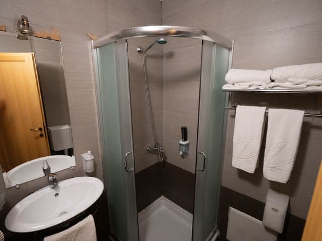 Classic Twin Room, 1 King Bed