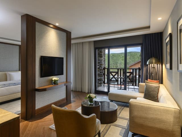 Comfort Suite with King Size Bed, Pond and Forest View