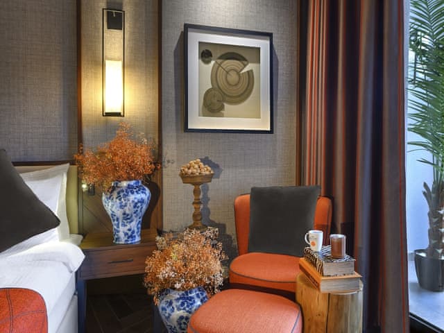 Deluxe Room with King Size Bed, Court Yard View