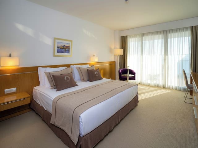 Basic Double Room, 1 Queen Bed, Non Smoking, Sea View