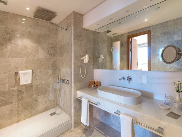 Deluxe Double or Twin Room, 1 Bedroom, Balcony, Sea View