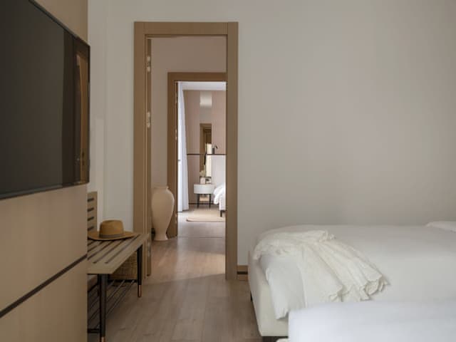 Deluxe Room, Multiple Beds, Garden View