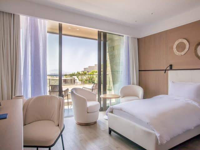 Deluxe Room, Partial Sea View