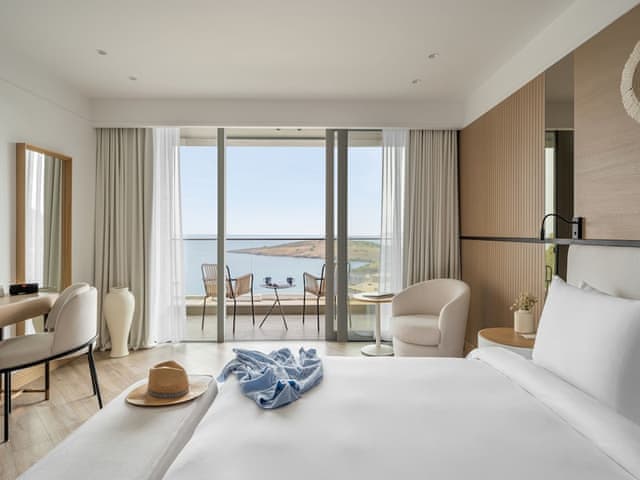 Deluxe Room, 1 King Bed, Sea View