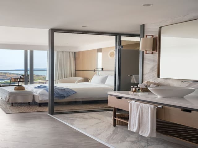 Deluxe Room, 1 King Bed, Sea View