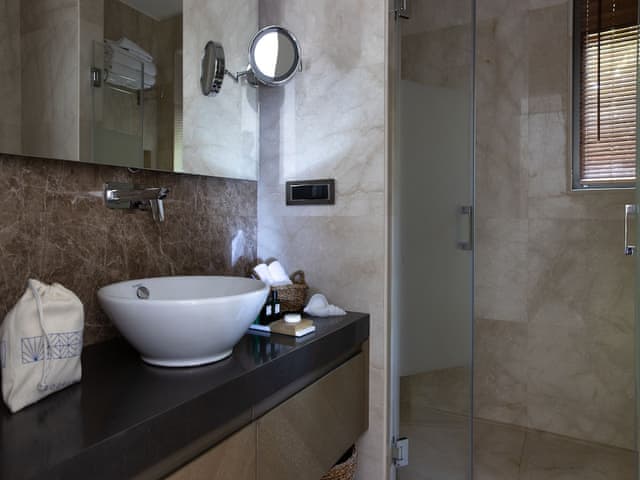 Deluxe Room, Multiple Beds, Garden View